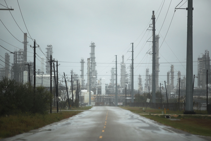 An oil refinery is seen before the arrival of Hurricane Harvey on August 25, 2017 in Corpus Christi, Texas. (Photo by Joe Raedle/Getty Images)